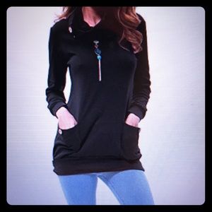 Black sweatshirt with top pockets and buttons